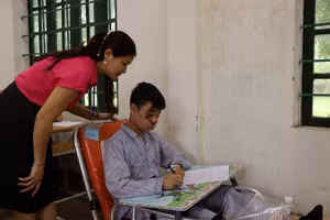 Thí sinh Đỗ Hoàng Nam đến dự thi