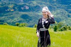 Thí sinh Vũ Phương Thảo đăng quang Người đẹp xứ Tuyên 2022. Ảnh: Ban tổ chức