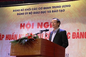 Thứ trưởng Phạm Ngọc Thưởng phát biểu khai mạc hội nghị.