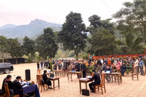 Toàn cảnh phiên tòa xét xử lưu động. Ảnh: Trần Thảo (Bắc Mê)