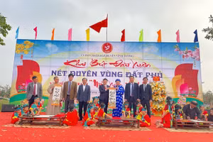 Khai bút đầu xuân tại huyện Vĩnh Tường, tỉnh Vĩnh Phúc.