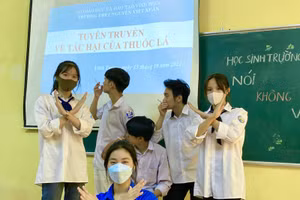 Học sinh Trường THPT Nguyễn Viết Xuân nói không với thuốc lá