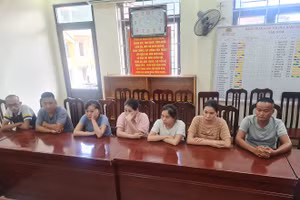 Các đối tượng trong đường dây đánh bạc bị lực lượng chức năng bắt giữ. Ảnh: Công an Hà Giang.