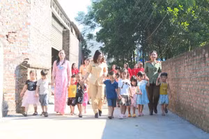 Con đường khang trang sau khi được sửa chữa. 