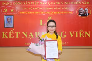 Đặng Thị Thu Hiền là 1 trong 109 sinh viên và nghiên cứu sinh được nhận giải thưởng Sao tháng Giêng.