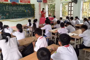 Buổi lễ khai giảng trong lớp học của cô trò trường THCS Yên Phú, huyện Bắc Mê (Hà Giang) diễn ra trang trọng, an toàn