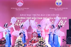 Biểu diễn giá đồng "Chúa bà đệ nhất Tây Thiên" của Nghệ nhân Lê Huy Hiếu - Thủ nhang đền Chân Suối, Tam Đảo, Vĩnh Phúc