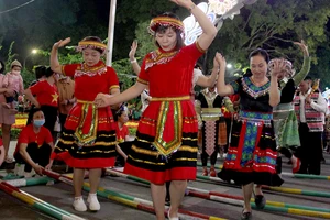 Festival múa sạp chủ đề "Rực rỡ sắc màu Tây Bắc" dự kiến diễn ra trong 2 ngày 4 - 5/5 tại thành phố Yên Bái.