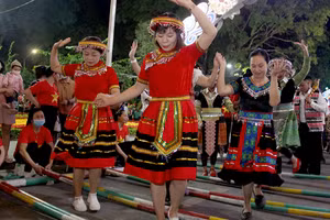 Festival múa sạp chủ đề "Rực rỡ sắc màu Tây Bắc" dự kiến diễn ra trong 2 ngày 4 - 5/5 tại thành phố Yên Bái.