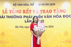 Cô Đàm Thị Hằng vinh dự đạt giải thưởng cấp bộ về Phát triển văn hóa đọc.