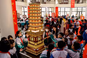 Phiên bản 1:1 Tháp gốm men chùa Trò được trưng bày ở nhiều sự kiện quan trọng của tỉnh Vĩnh Phúc