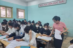 Giờ ôn tập của cô và trò Trường CĐ Cơ khí Nông nghiệp