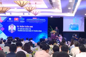 Ông Trần Tuấn Anh- Ủy viên Bộ Chính trị, Trưởng Ban Kinh tế Trung ương phát biểu tại hội thảo.