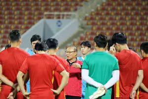 Tuyển Việt Nam về nước vào ngày 14/10.