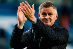 HLV Ole Solskjaer sẽ tiếp tục gắn bó với Man United.