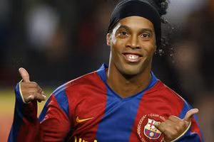Ronaldinho phủ nhận việc theo nghiệp HLV bóng đá.