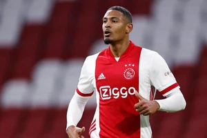 Tiền đạo Sebastien Haller của Ajax lọt tầm ngắm của Man United.