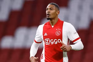 Tiền đạo Sebastien Haller của Ajax lọt tầm ngắm của Man United.
