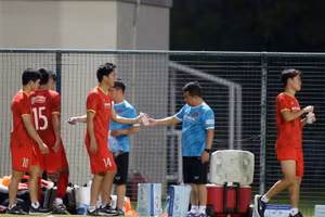 Tuấn Anh và Văn Toàn đã tập luyện cùng đồng đội. Ảnh Tạp chí Du lịch TP.HCM..