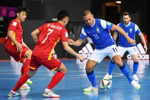 Tuyển Việt Nam thua đậm futsal Brazil ở trận ra quân World Cup 2021.