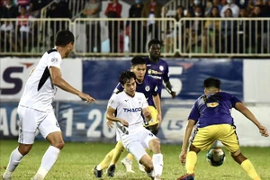 Giải V.League hoãn vì dịch bệnh Covid-19.