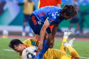 Thủ môn Tấn Trường có trận thi đấu khá ấn tượng trước tuyển Nhật Bản.