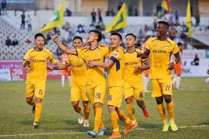 SLNA chi 30 tỷ đồng đưa các cầu thủ gốc Nghệ trở lại sân Vinh.