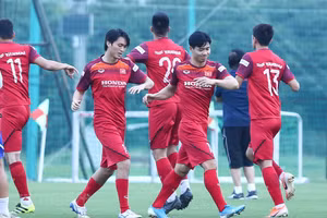 Tuyển Việt Nam thiếu vắng nhiều cầu thủ ở trận gặp tuyển Lào.