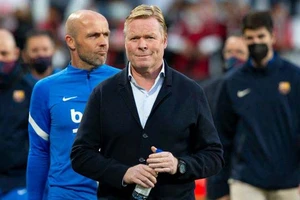 HLV Koeman chính thức bị Barca sa thải.