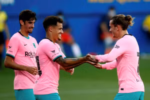Cả Coutinho và Griezmann đang "mắc kẹt" tại Barca