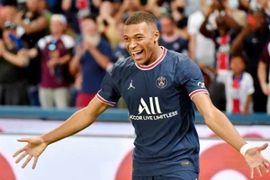 Kylian Mbappe tỏa sáng rực rỡ trong chiến thắng của PSG