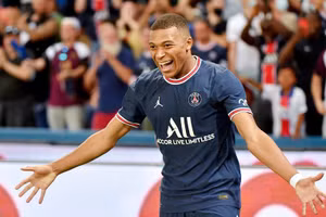 Kylian Mbappe tỏa sáng rực rỡ trong chiến thắng của PSG