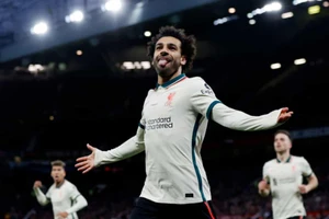 Salah ghi 3 bàn giúp Liverpool đè bẹp Man Utd.