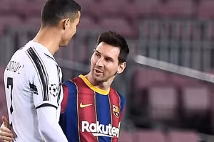 Ronaldo không sang Pháp thi đấu như đồn đoán.