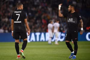Mbappe mắng Neymar là “kẻ ăn mày” trong trận PSG thắng Montpellier 2-0