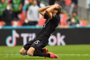 Tuyển Đức trở thành khán giả của Euro sau trận thua trước tuyển Anh.