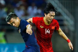 Tuấn Anh có màn so tài thú vị với Chanathip ở bán kết AFF Cup 2020.