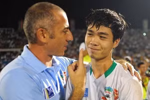 HLV Guillaume Graechen có công đào tạo nên lứa Công Phượng