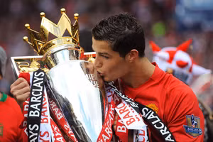 Ronaldo tái hợp Man United sau nhiều năm xa cách.