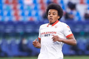 Trung vệ Jules Kounde của Sevilla được đồn đoán lọt tầm ngắm của Man Utd.