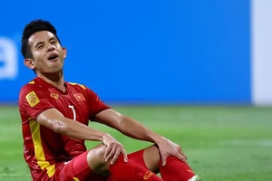 Hồng Duy mắc sai lầm nghiêm trong trận bán kết AFF Cup 2020 với Thái Lan.