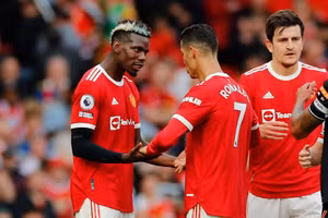 Paul Pogba chuẩn bị gia hạn hợp đồng với Man United.