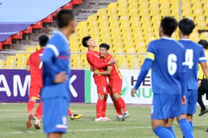 Lê Văn Xuân có màn trình diễn ấn tượng trước U23 Đài Bắc Trung Hoa.