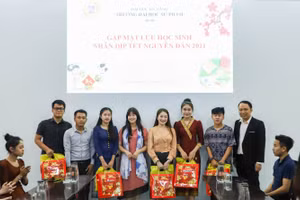 Các trường Đại học hỗ trợ tối đa sinh viên ăn Tết tại trường