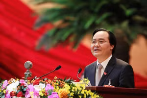 Bộ trưởng Bộ GD&ĐT Phùng Xuân Nhạ phát biểu tham luận tại Đại hội Đảng toàn quốc lần thứ XIII.