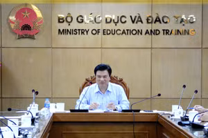 Thứ trưởng Nguyễn Hữu Độ chủ trì cuộc họp.