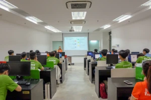 Lớp học đầu tiên tại FPT Software Academy.