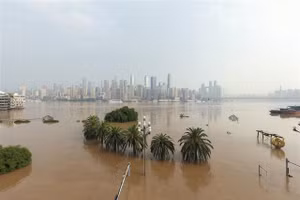 Nước ngập mênh mông ở Trùng Khánh, Trung Quốc