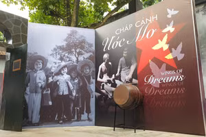 Trưng bày: “Chắp cánh ước mơ”
