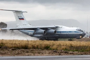 Máy bay IL-76 của Nga tới Syria